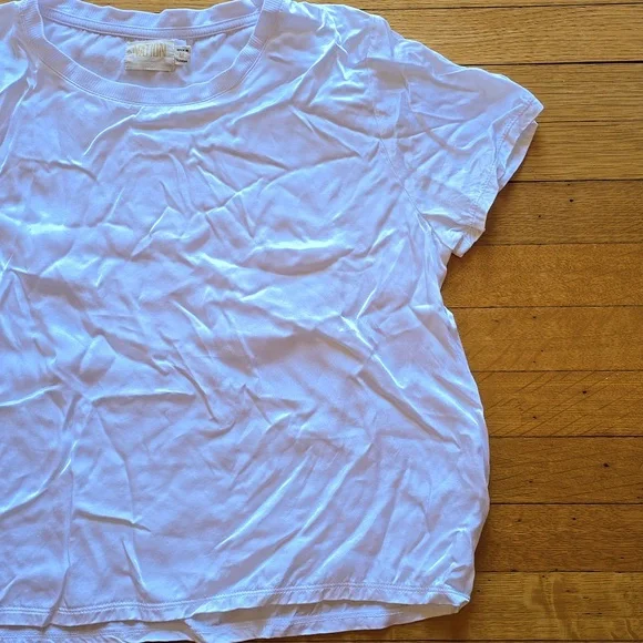 Nation LTD, White Short Sleeve Satiny T-Shirt, EUC, Women's M - Picture 8 of 13